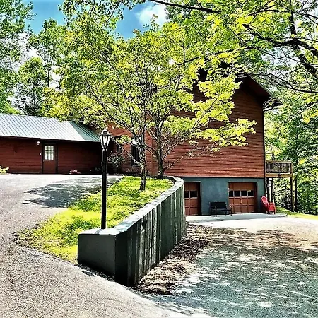 Wandering Bear Lodge-Free Tickets Sevierville Exterior photo