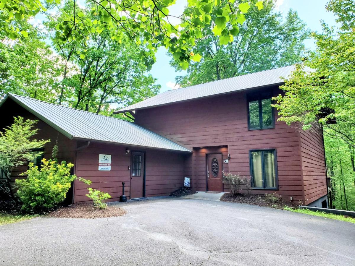 Chalet Wandering Bear Lodge-free Tickets *