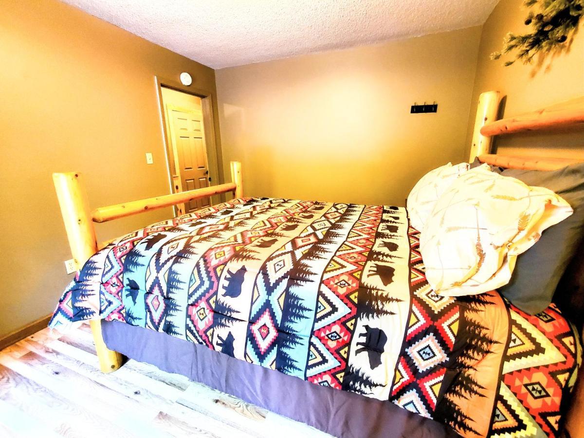 Wandering Bear Lodge-free Tickets * Sevierville