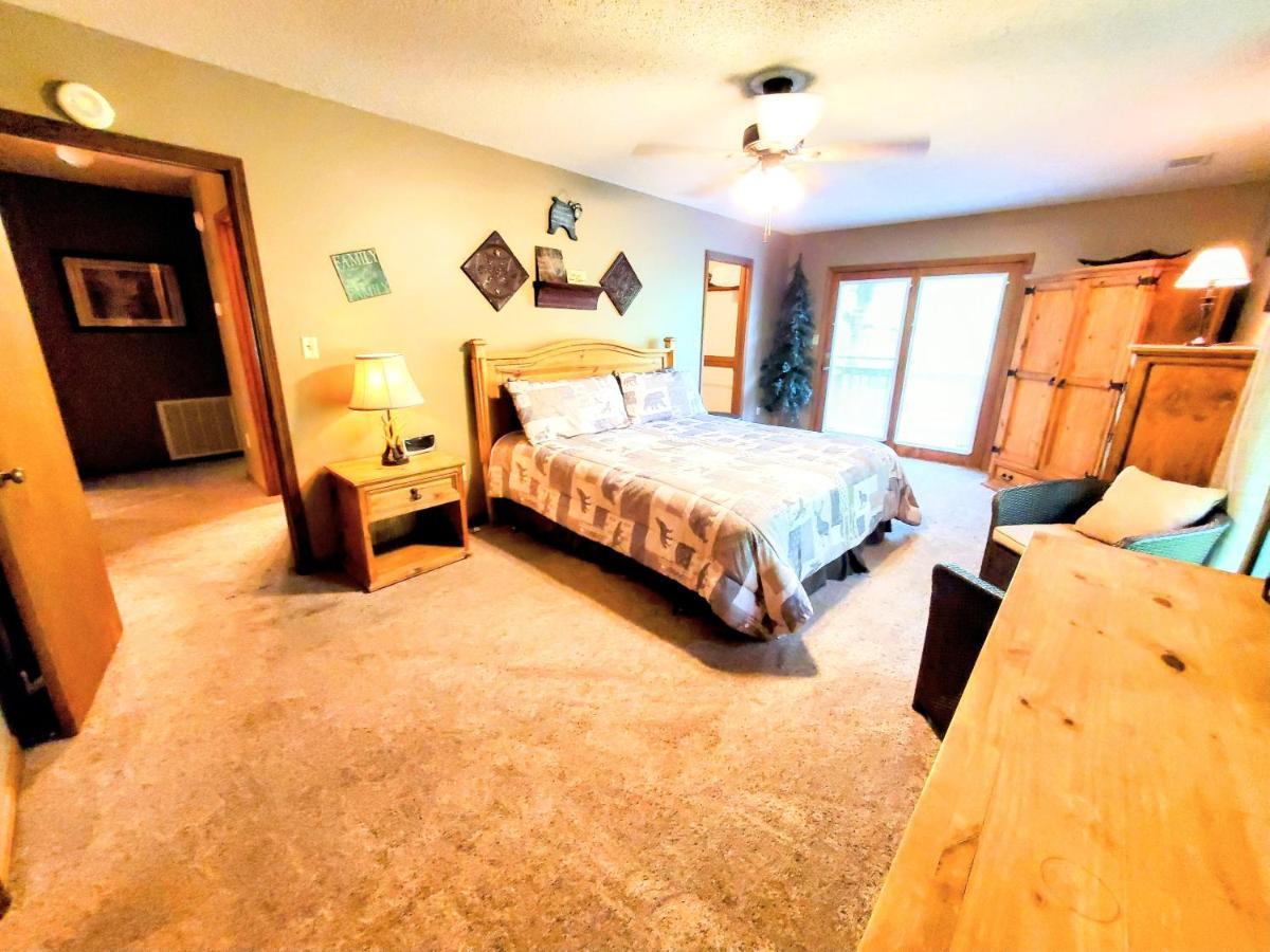 Wandering Bear Lodge-free Tickets Sevierville
