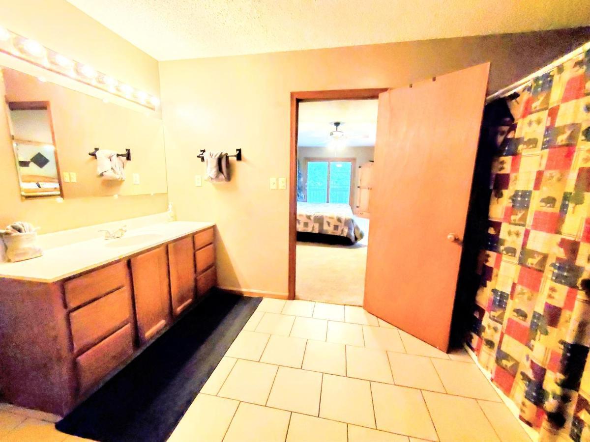 Chalet Wandering Bear Lodge-free Tickets Sevierville